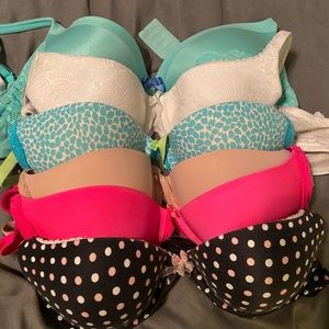 ❗️SOLD ❗️Lot of 6 Victoria Secret Bras